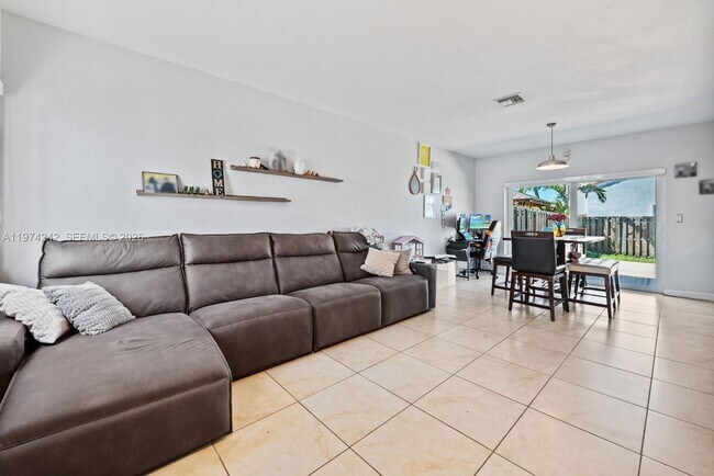 Foto del edificio - 930 SW 147th Ct