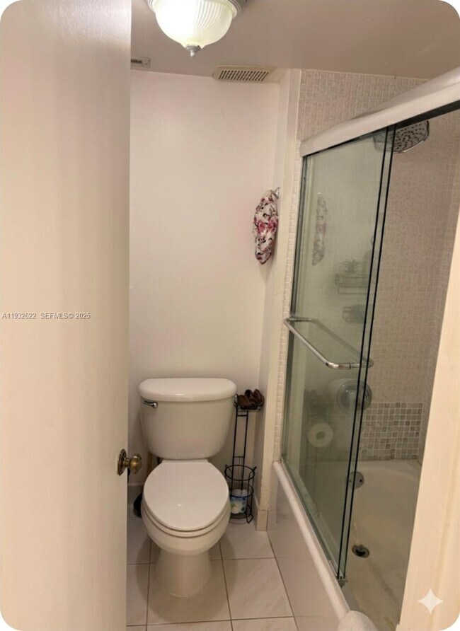 Foto del edificio - 341 Lakeview Dr