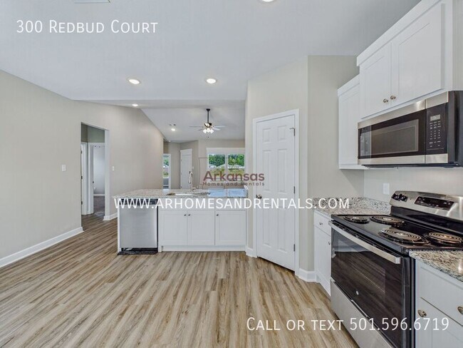 Foto del edificio - 300 Redbud Ct