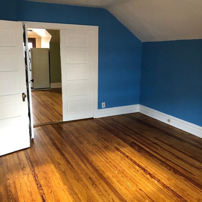 Main bedroom - 1407 E 11th Ave