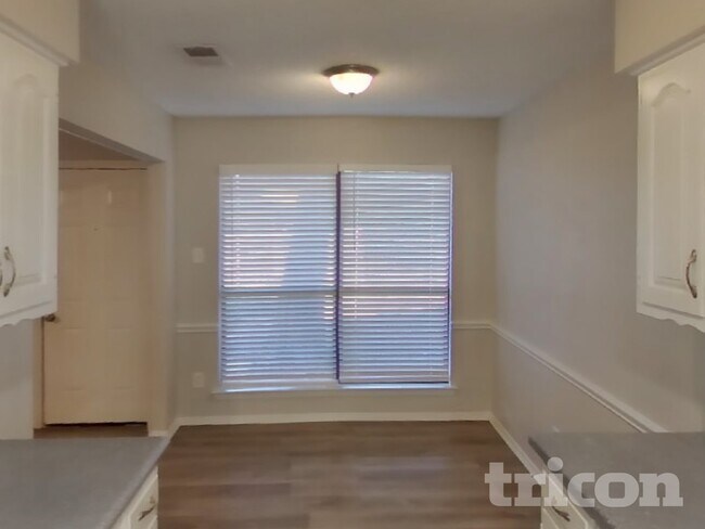 Foto del edificio - 3225 Hastings St