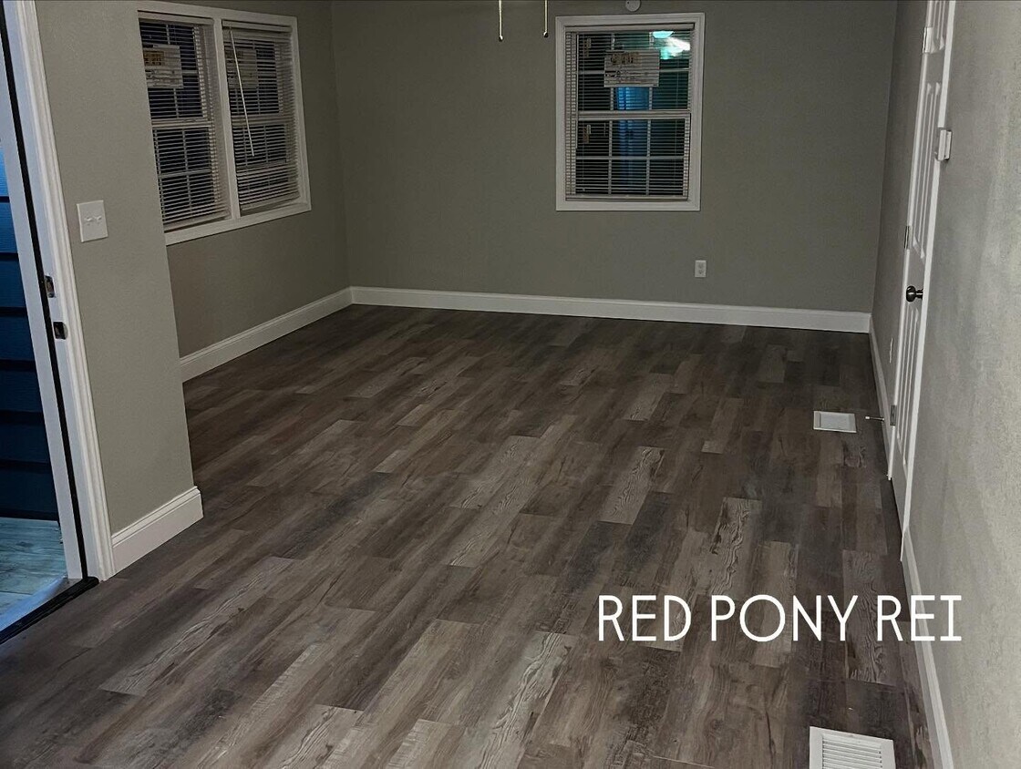 Foto principal - 422 S Stone St