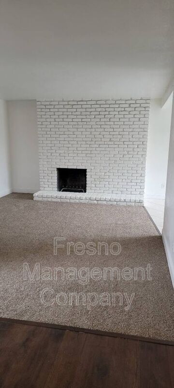 Building Photo - 1529 E Fedora Ave