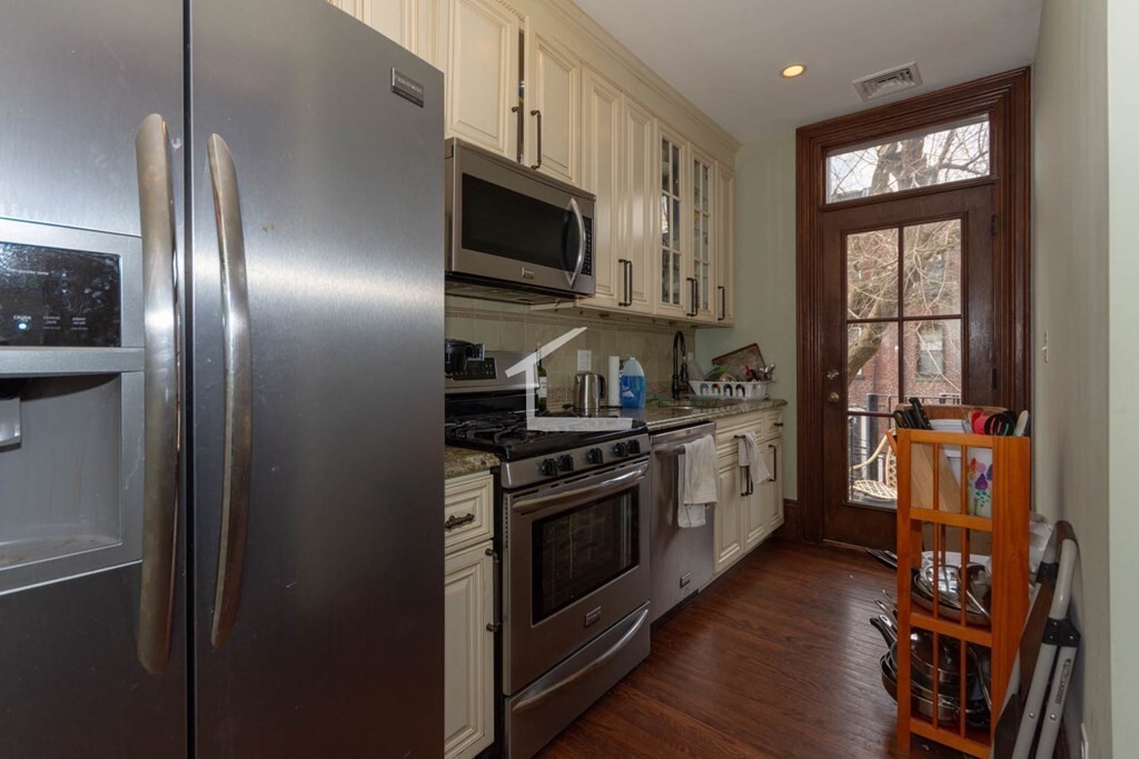 Foto principal - 19 Worthington St