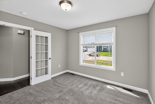 Building Photo - ALTOONA GEM!! 3 Bedroom, 2 Bathroom Home in Altoona!