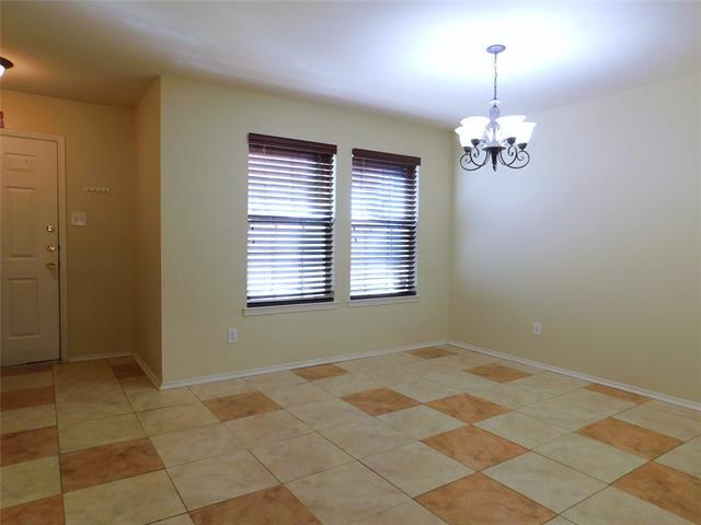 Building Photo - 2801 Saddle Dr