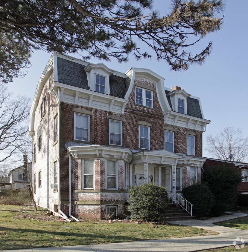 Primary Photo - 2 Baldwin St