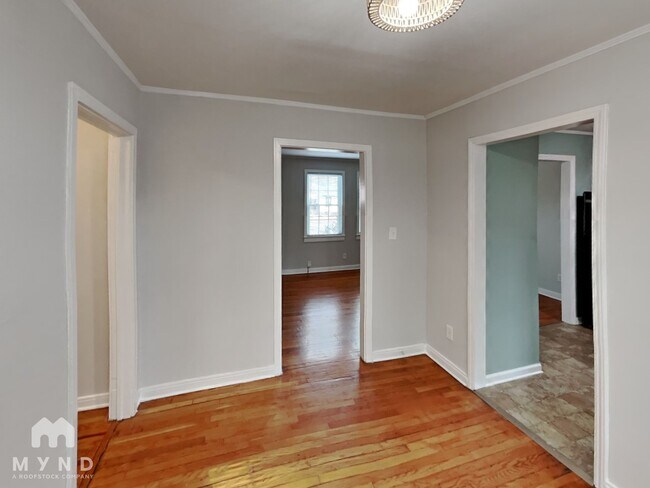 Foto del edificio - 3816 The Plaza