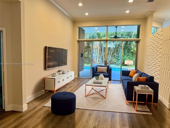 Building Photo - 2774 Oakbrook Dr