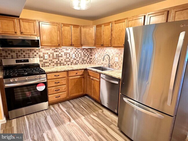 Foto del edificio - 4311 Cedarlake Ct