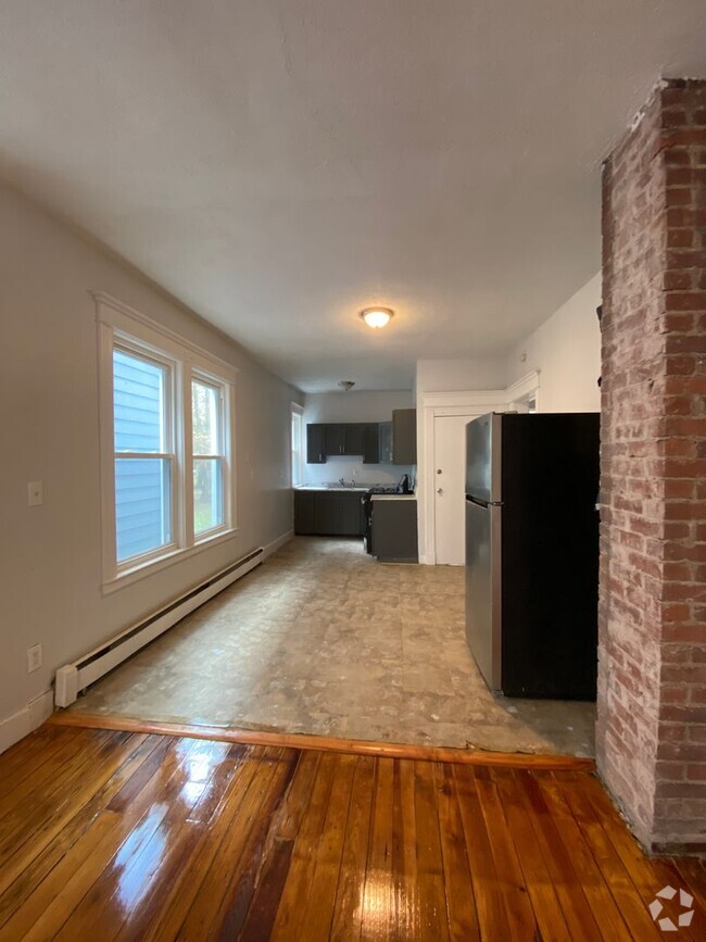 Building Photo - 76-78 Lilac St