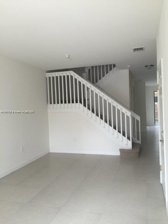 Foto del edificio - 6055 NW 104th Ct