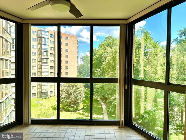 Foto del edificio - 3310 N Leisure World Blvd