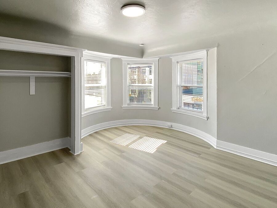 Foto principal - 1 Month Free! Remodeled 1-Bd w/ Modern Kit...