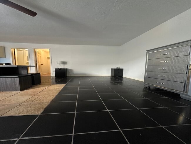 Foto del edificio - 4108 Whirlaway Dr