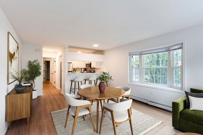 Bright, airy living with all-day sun - Everbend