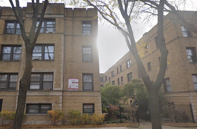 Building Photo - 937 W Oakdale Ave