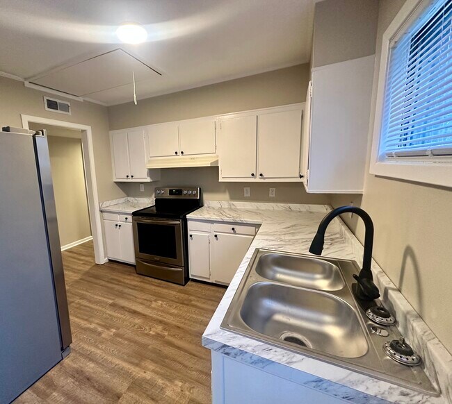 Foto del edificio - 503 16th Ave N