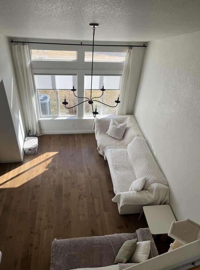 Foto del edificio - 4565 Lucerne Ave