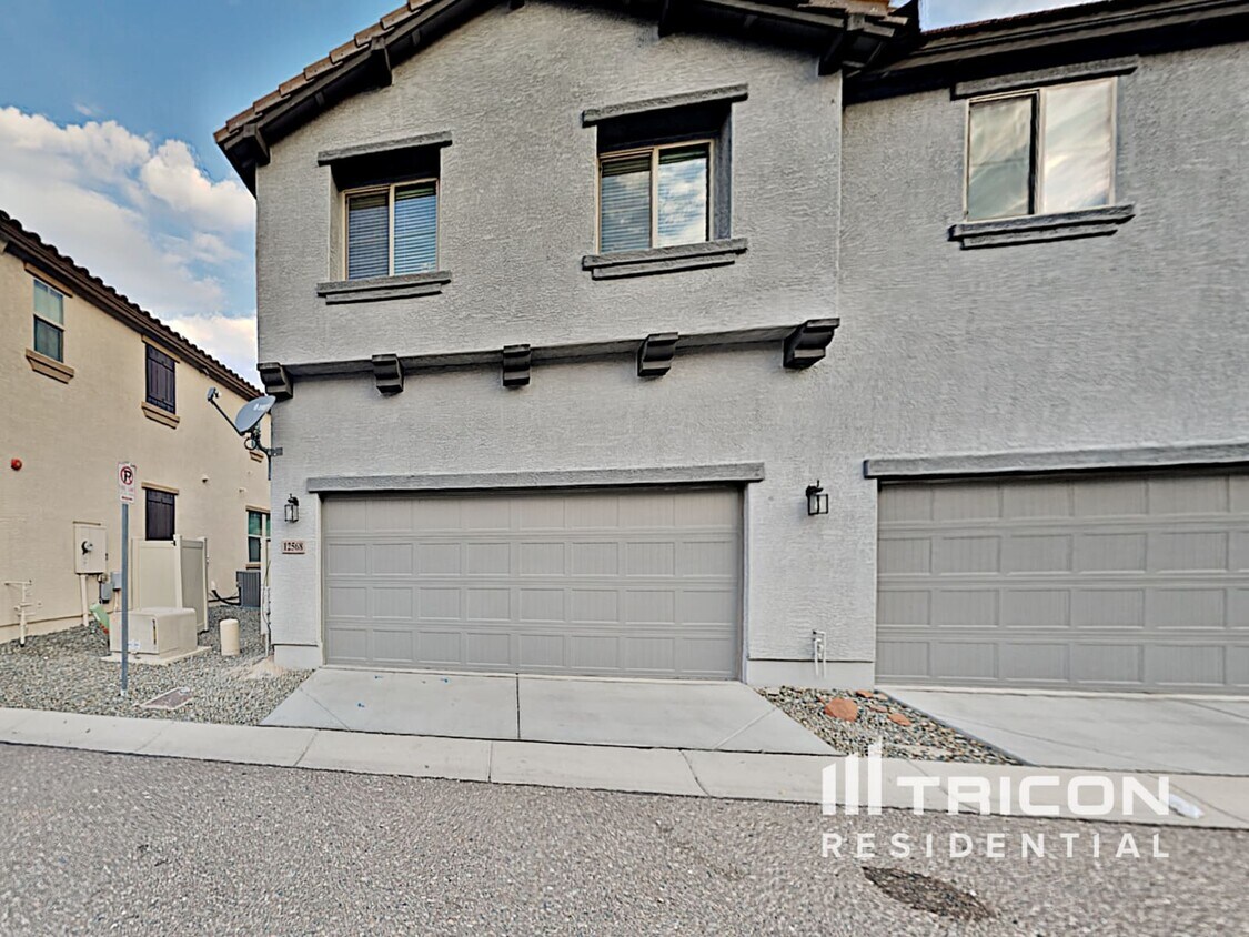 12568 W Hummingbird Terrace Peoria AZ Townhome Rentals in Peoria AZ