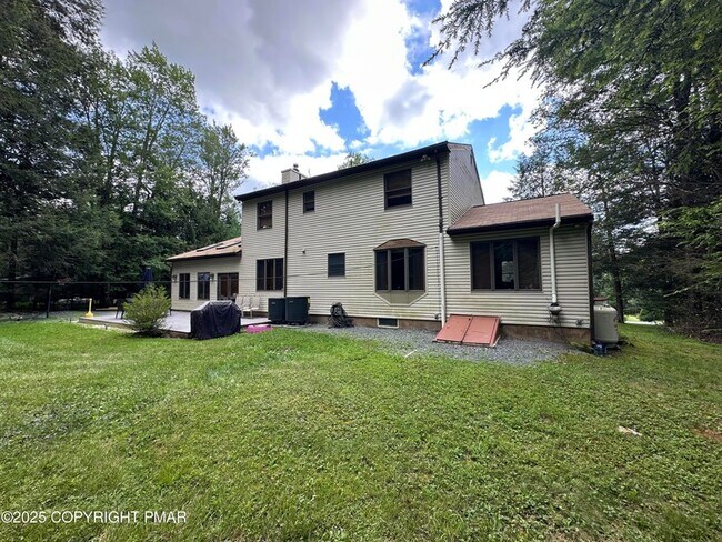 Building Photo - 113 Sir Bradford Rd