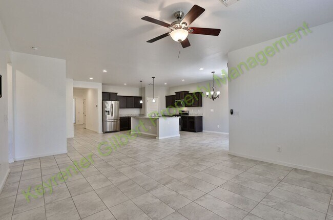 Foto del edificio - Beautiful 3-Bed/2-Bath Home in San Tan Valley’s The Parks Community.