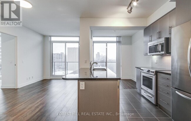 Photo du bâtiment - 825 Church St