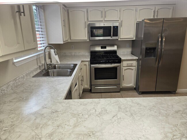 Foto del edificio - 12901 Granite Ave NE
