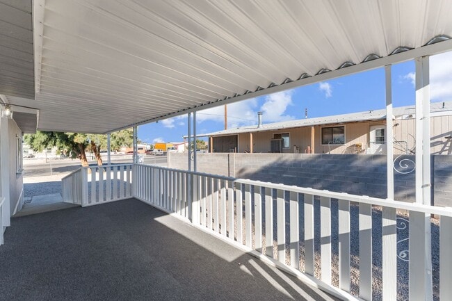 Foto del edificio - Welcome to this beautifully upgraded 3-bed, 2-bath single-family home in the heart of Sunrise Manor!