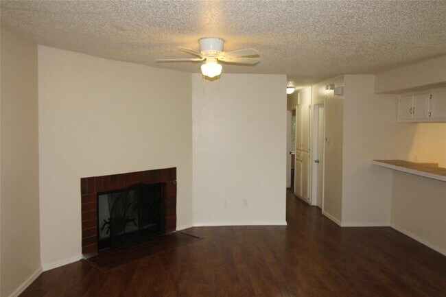 Building Photo - 907 Aspen Ct