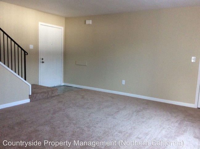 Foto del edificio - 1352-1358 Mcnary Cir