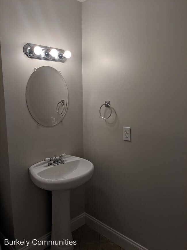 Foto del edificio - 3 br, 2.5 bath House - 5425 Garden Lake Road