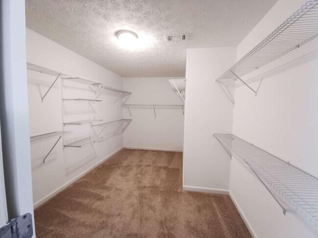 Building Photo - 230 Kubol Dr