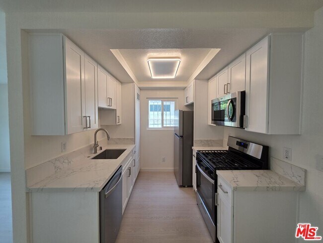 Foto del edificio - 912 N Ridgewood Pl