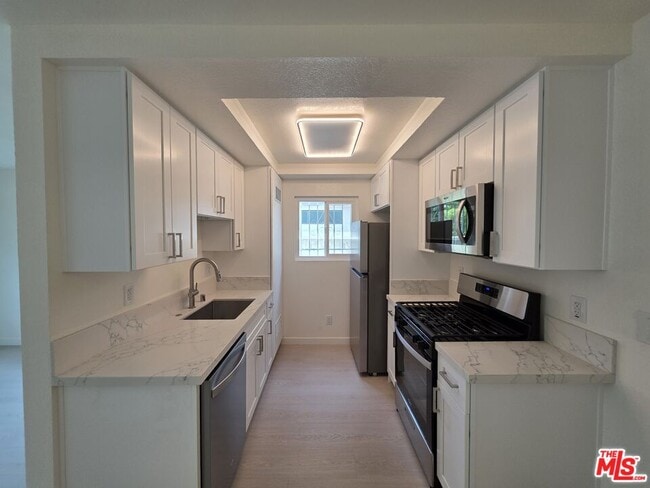 Building Photo - 912 N Ridgewood Pl