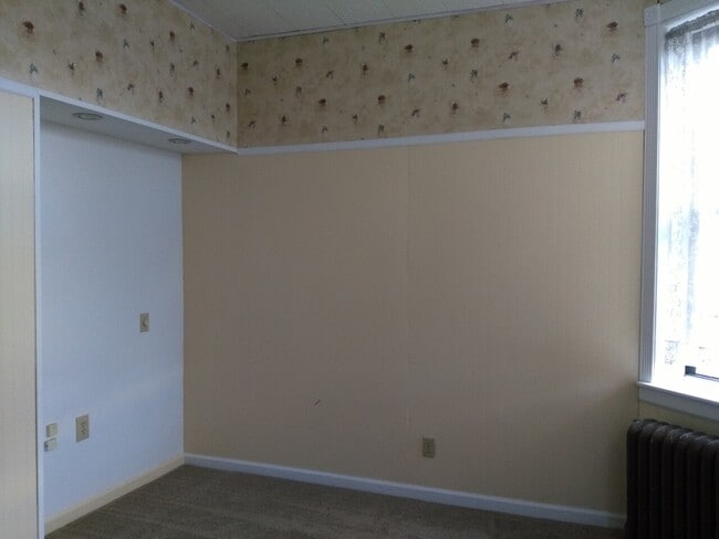 Building Photo - West Liberty