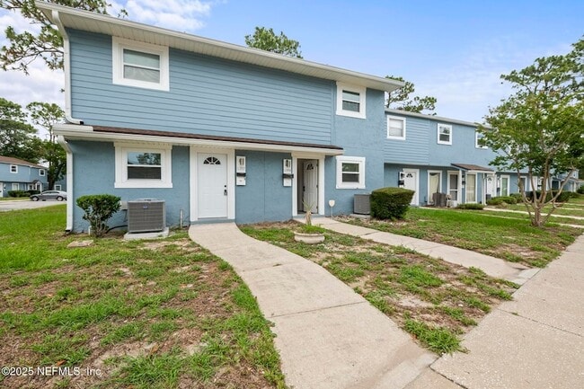 Building Photo - 11359 Bedford Oaks Dr