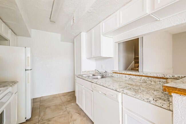 Building Photo - 6633 W Airport Blvd