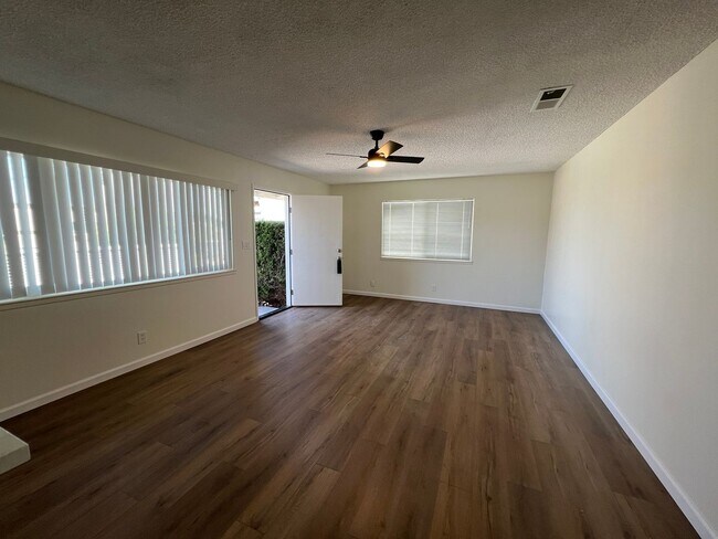 Foto del edificio - 1250 Bolton Dr