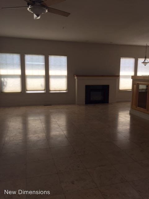 Building Photo - 6652 Aston Cir