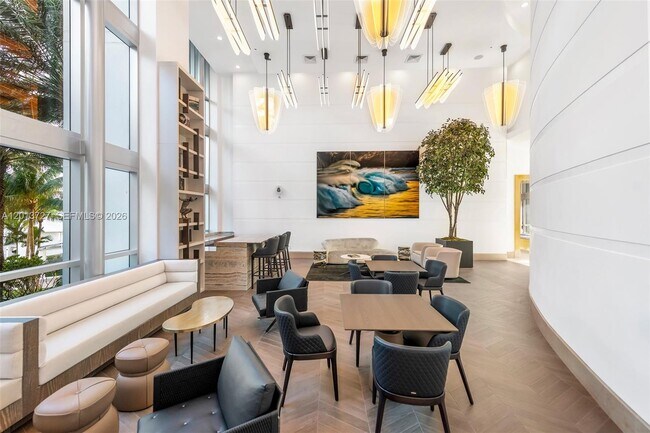 Foto del edificio - 5959 Collins Ave