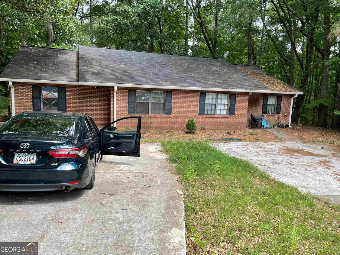 Primary Photo - 150 Hunters Ln