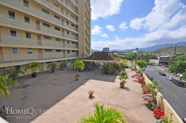 Building Photo - Fully Furnished Meridian East 2BR / 1.5BA ...