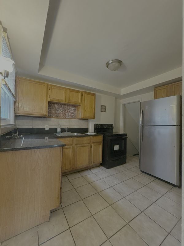 Building Photo - 4600 Chatsworth St