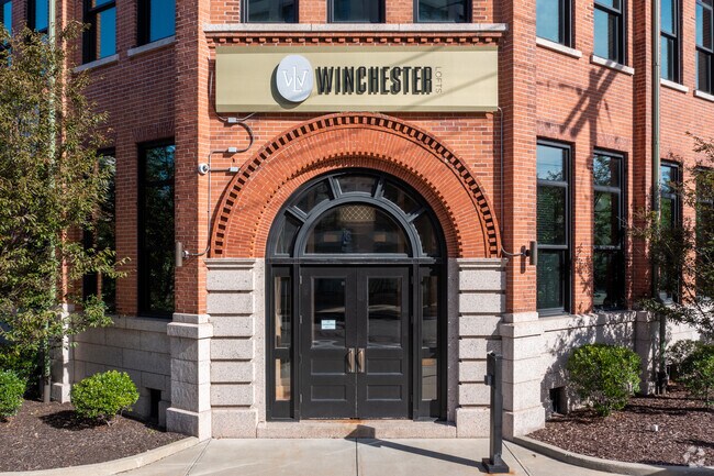 Entrada del edificio - Winchester Lofts