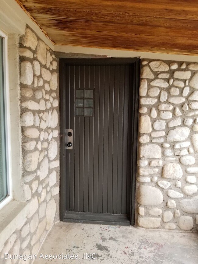 Foto del edificio - 3 br, 1 bath House - 201 N. Fifth St.