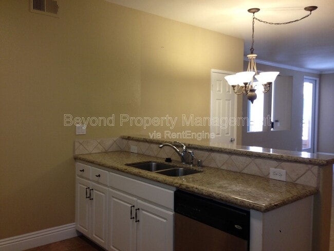 Building Photo - 12376 Carmel Country Rd