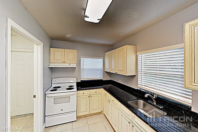 Foto del edificio - 6447 Pershing St