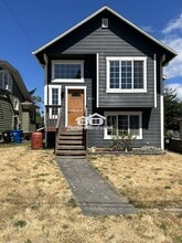 Building Photo - 718 N 100th St