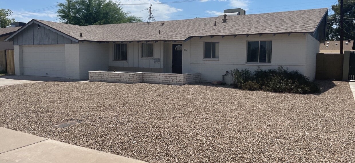 Primary Photo - "COMING SOON" EARLY AUGUST Lovely 3 bedroo...